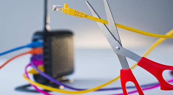 Un câble sous-marin endommagé prive partiellement l'Algérie d'internet